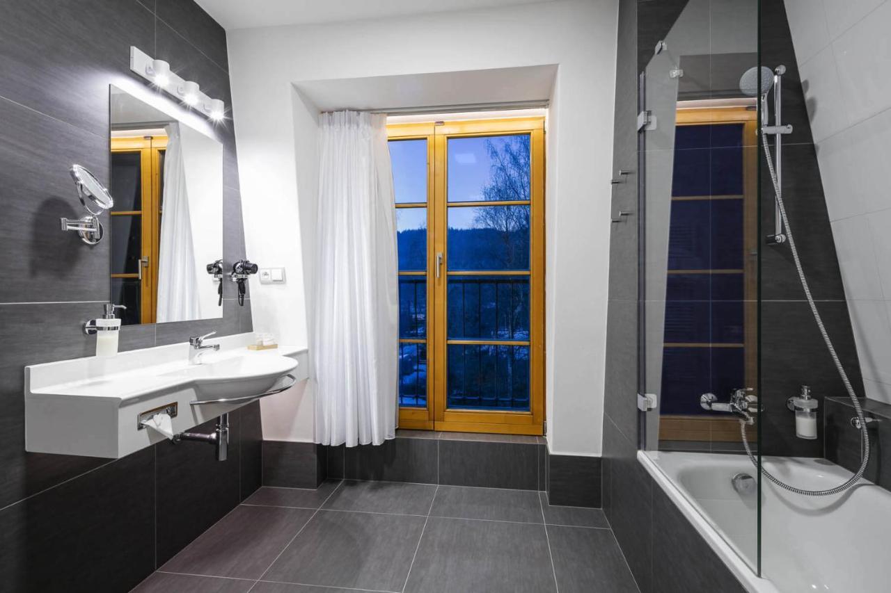 Hotel Ostrov Tisá Екстериор снимка