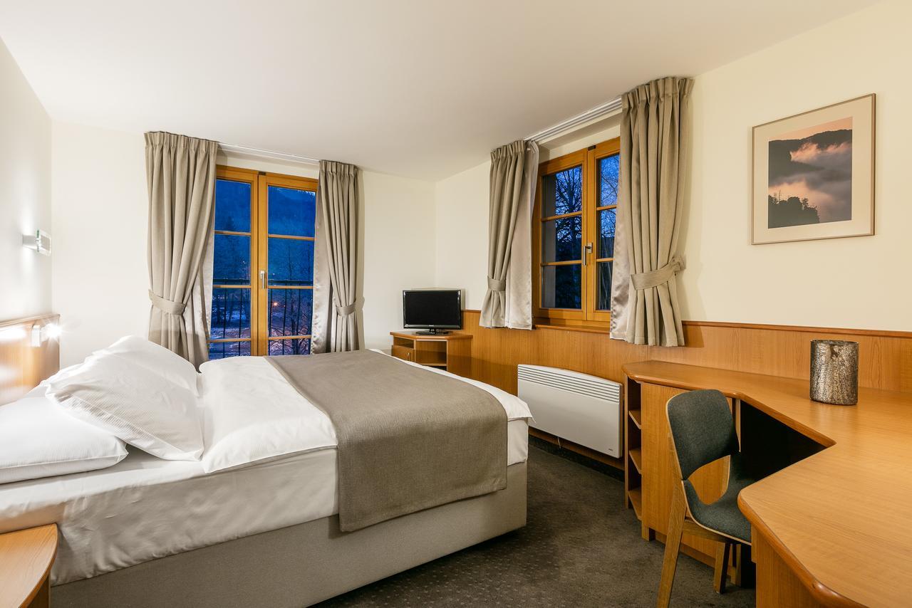 Hotel Ostrov Tisá Екстериор снимка