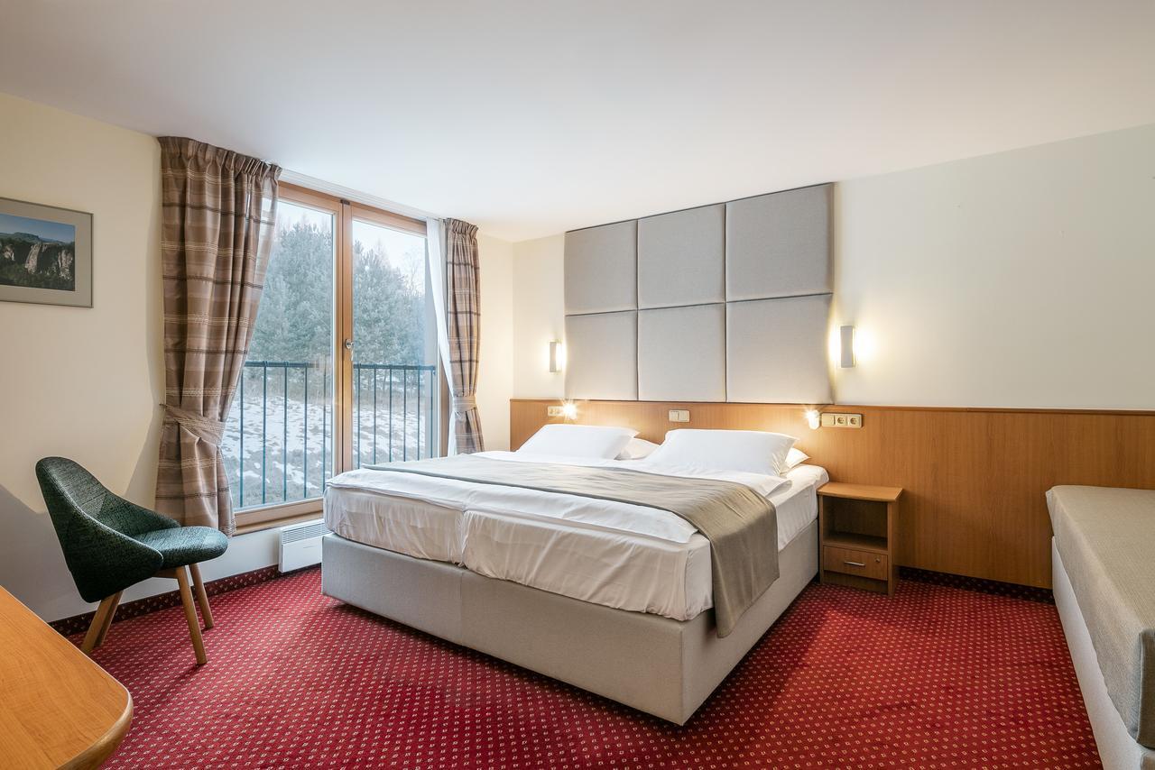 Hotel Ostrov Tisá Екстериор снимка